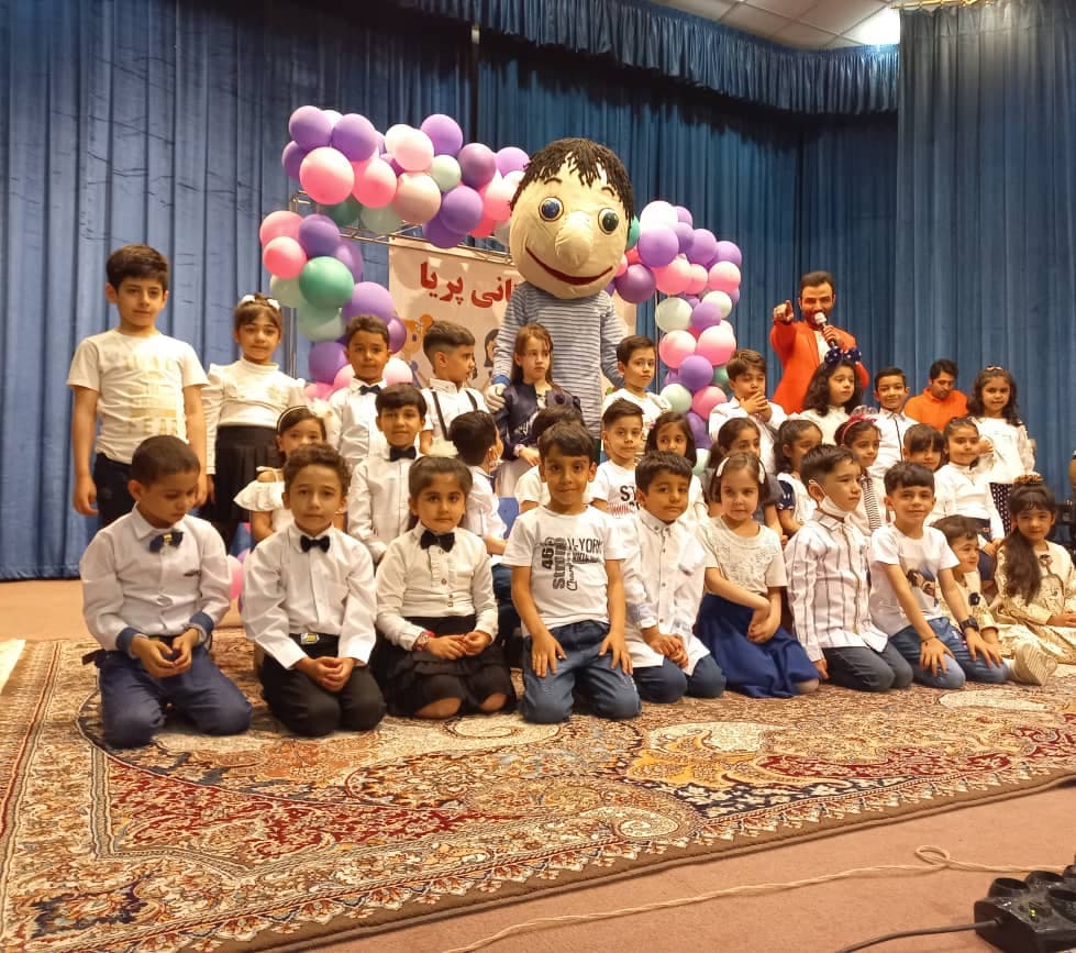 جشن پایان سال شکوفه های پریا